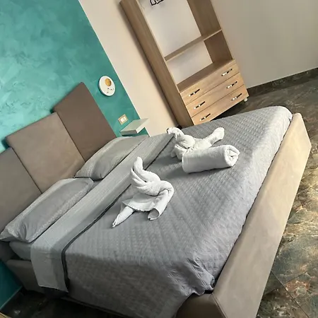 Vincent House Apartment