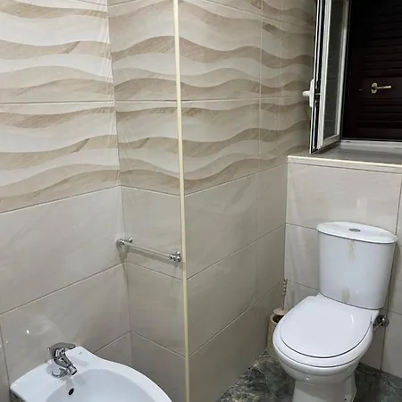 Vincent House Apartament *